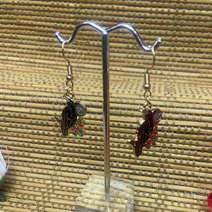 super cute indie y2k 2000 retro deadstock silver tone crow rose enamel earrings